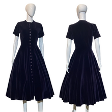 Load image into Gallery viewer, 1950's Deep Purple Velvet "Anne Fogarty" Party Dress Size S