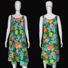 Load image into Gallery viewer, 1960's Cotton Floral Front Zip House Dress - Size M/L