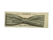 Load image into Gallery viewer, 1950's Deadstock Clip-on Batwing Bowtie
