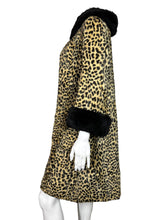 Load image into Gallery viewer, 1960's Faux Leopard Coat - Size M/L