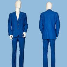 Load image into Gallery viewer, Blue suit on a mannequin against a plain wall