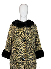 Load image into Gallery viewer, 1960's Faux Leopard Coat - Size M/L