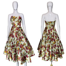 Load image into Gallery viewer, Floral strapless dress on a mannequin