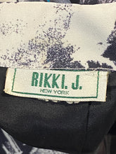 Load image into Gallery viewer, 1990's All Over Print French "Love Without Promise" Blazer - Size M