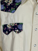 Load image into Gallery viewer, 1970's Floral Yoke Western Shirt Size L