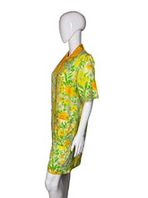 Load image into Gallery viewer, 1960's Floral House Coat - Size L