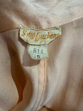 Load image into Gallery viewer, 1940's Peach Silk Bias cut Nightgown - Size S