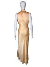 Load image into Gallery viewer, 1940's Peach Silk Bias cut Nightgown - Size S