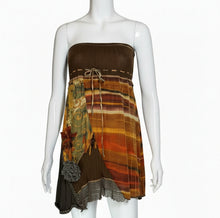 Load image into Gallery viewer, Mannequin wearing a brown strapless top on a plain background