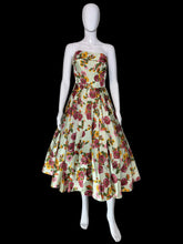 Load image into Gallery viewer, Floral strapless dress on a mannequin