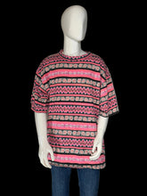 Load image into Gallery viewer, Mannequin wearing a pink patterned shirt