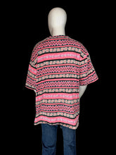 Load image into Gallery viewer, Mannequin wearing a pink patterned shirt