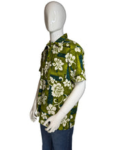 Load image into Gallery viewer, Mannequin wearing a green floral shirt against a plain background