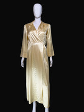 Load image into Gallery viewer, 1940's Cream Satin Quilted Dressing Robe - SIze S