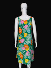 Load image into Gallery viewer, 1960's Cotton Floral Front Zip House Dress - Size M/L