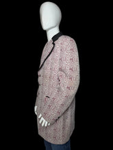 Load image into Gallery viewer, A pink and white patterned blazer with black piping and a black collar, displayed on a white mannequin.