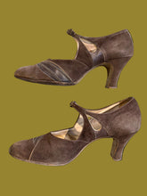 Load image into Gallery viewer, A pair of 1920s brown heels matching the previous set.