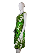 Load image into Gallery viewer, 1960's Green Daisy Day Dress Size M