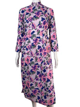 Load image into Gallery viewer, 1960's lavender Floral Cheongsam Dress Size S