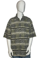 Load image into Gallery viewer, 1990's Cotton Graphic Button Up Size L