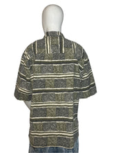 Load image into Gallery viewer, 1990's Cotton Graphic Button Up Size L