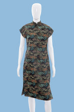 Load image into Gallery viewer, 1960s Golden Lotus Cheongsam – Size S/M