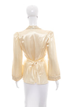 Load image into Gallery viewer, 1940's Champagne Satin Quilted Bed Jacket Size M