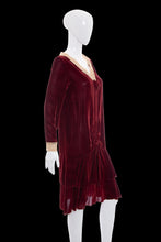 Load image into Gallery viewer, 1920s Red Velvet & Lace Detail Dress – Size S/M