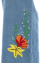 Load image into Gallery viewer, 1970's Denim Flared Leg Embroidered Detail Jeans Size 24