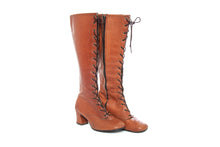 Load image into Gallery viewer, 1960's Slicca Saddle Brown Leather Lace up Boots Size 8.5