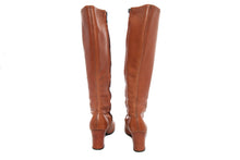 Load image into Gallery viewer, 1960's Slicca Saddle Brown Leather Lace up Boots Size 8.5