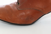 Load image into Gallery viewer, 1960's Slicca Saddle Brown Leather Lace up Boots Size 8.5