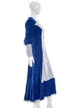 Load image into Gallery viewer, 1970's Blue Crushed Velvet and White Lace Prairie Dress Size M