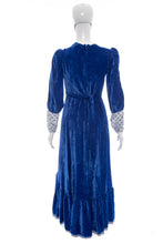 Load image into Gallery viewer, 1970's Blue Crushed Velvet and White Lace Prairie Dress Size M