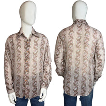 Load image into Gallery viewer, Front and back views of a button up shirt on a white mannequin
