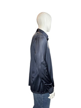 Load image into Gallery viewer, Mannequin wearing a dark blue shirt on a white background
