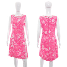 Load image into Gallery viewer, 1960&#39;s Shifts Internationale Pink and White Tiki Shift Dress Size L
