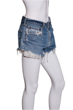 Load image into Gallery viewer, Y2k Levi&#39;s 501 Cut-off&#39;s Size 30&quot; Waist
