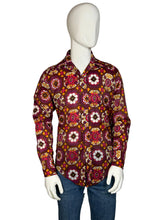 Load image into Gallery viewer, Mannequin wearing a patterned shirt and jeans on a plain background

