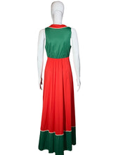 Load image into Gallery viewer, 1960's Red &amp; Green Color Block Nightgown - Size S
