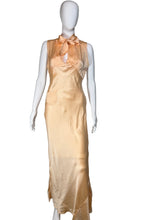 Load image into Gallery viewer, 1940&#39;s Peach Silk Bias cut Nightgown - Size S
