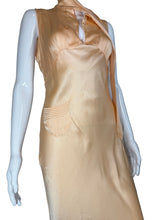 Load image into Gallery viewer, 1940&#39;s Peach Silk Bias cut Nightgown - Size S
