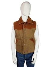 Load image into Gallery viewer, Brown and orange quilted vest on a mannequin
