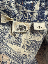 Load image into Gallery viewer, 1970's Art Nouveau Print Linen Button Up
