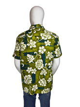 Load image into Gallery viewer, Mannequin wearing a green floral patterned shirt against a plain background
