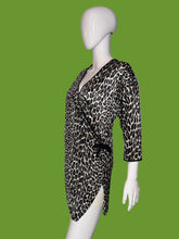 Load image into Gallery viewer, 1970's Vanity Fair Leopard Lingerie - Size M/L
