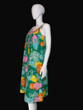 Load image into Gallery viewer, 1960's Cotton Floral Front Zip House Dress - Size M/L
