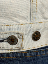 Load image into Gallery viewer, 1980s Levi's Type 3 Light Wash Denim Jacket – Size S
