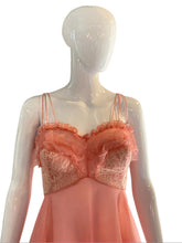 Load image into Gallery viewer, 1960&#39;s Pink Chiffon and Lace Babydoll Nightie Size M/L
