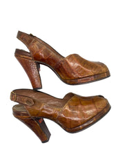 Load image into Gallery viewer, 1940’s Alligator Platform Heels Sz 5.5
